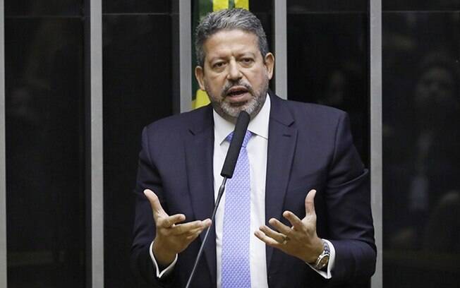 Deputado federal Arthur Lira (PP-AL) é o candidato de Bolsonaro para presidir a Câmara