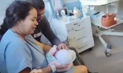 Mãe recebe de volta bebê sequestrada por médica em MG