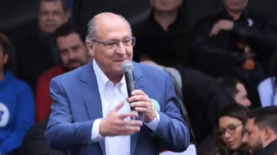 Geraldo Alckmin discursando no Anhangabaú
