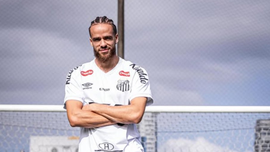 Jogador é reforço internacional para o Santos FC na temporada 2025 Jogador é reforço internacional para o Santos FC na temporada 2025