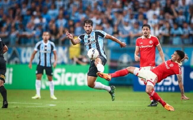 Roger Machado elogia o jogo apresentado pelo Grêmio