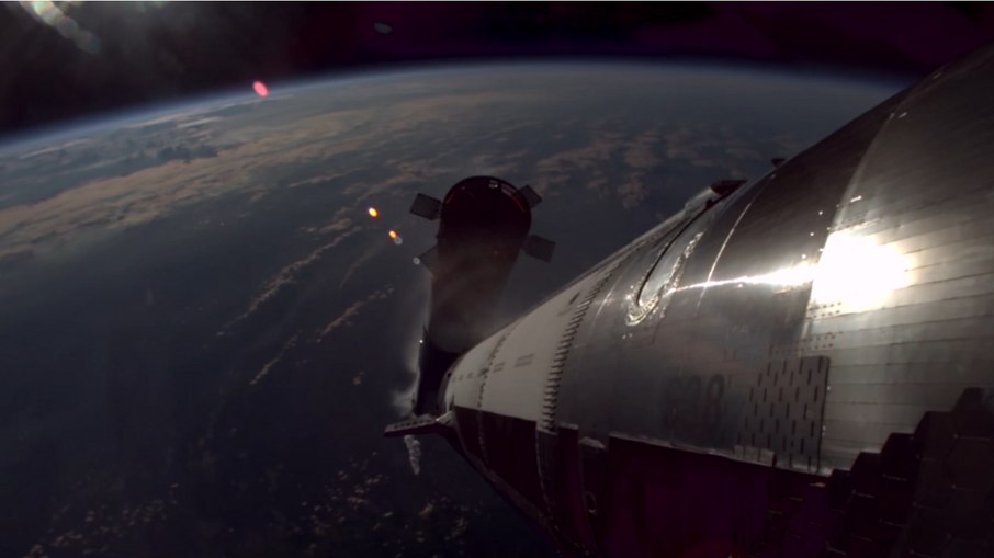 Os motores Raptor do Starship foram acionados durante a separação em estágio quente Os motores Raptor do Starship foram acionados durante a separação em estágio quente