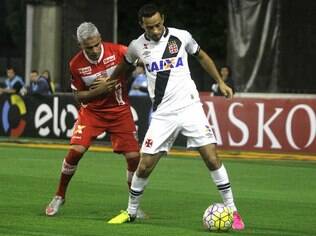 Vasco empatou com CRB e avançou Vasco empatou com CRB e avançou