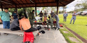 Ciclistas perdidos em trilha reencontram familiares; veja imagens