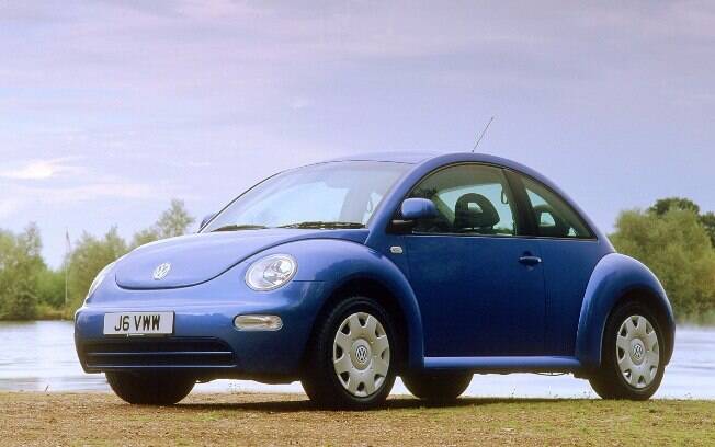 Volkswagen New Beetle: estilo retrô e base da quarta geração do Golf faziam parte da receita do cupê da marca alemã