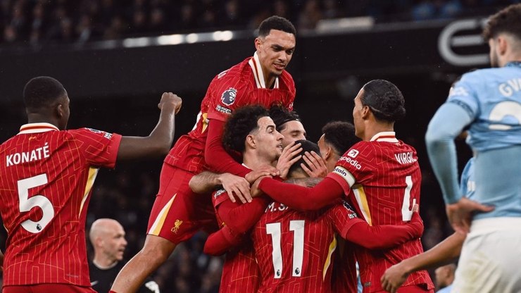Liverpool domina o City e aumenta vantagem na liderança da Premier League