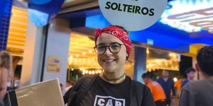 'Catálogo dos Solteiros' traz paquera analógica para bares do DF