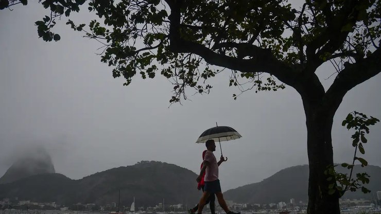 Chuva marca o fim de semana no Rio; veja previsão