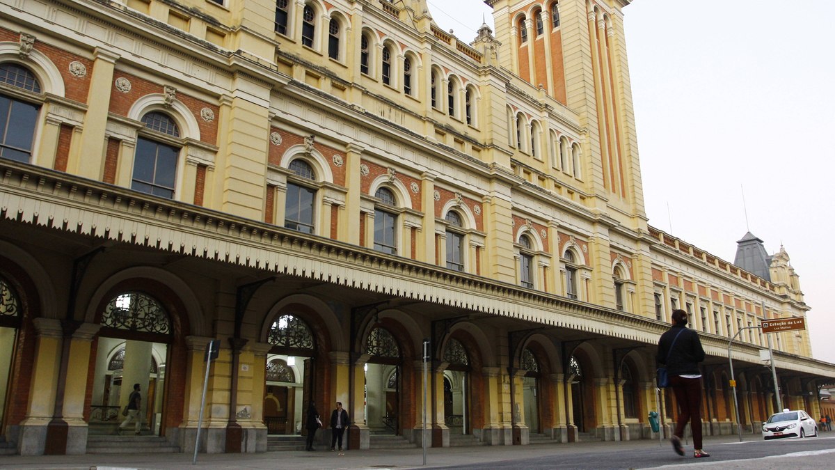 Após incêndio ocorrido em dezembro de 2015 no Museu da Língua Portuguesa foi reaberto aos usuários nesta segunda-feira (25) o acesso principal à Estação da Luz.