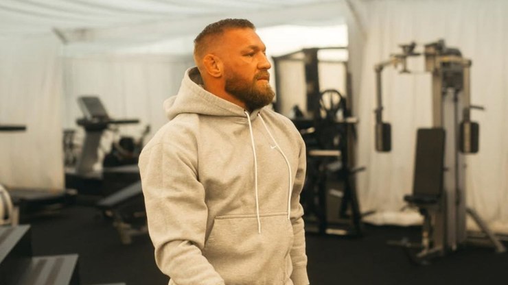 Enquanto%20curte%20f%C3%A9rias%2C%20pub%20de%20McGregor%20pega%20fogo