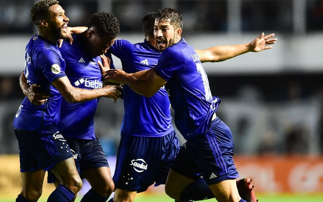 Cruzeiro vence o Santos na Vila e afunda ainda mais o rival no Z-4