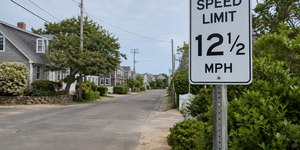As 8 placas de trânsito mais curiosas do mundo