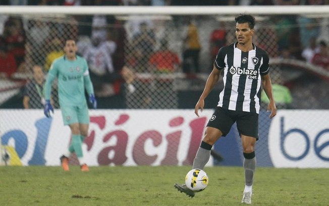 Botafogo informa que Danilo Barbosa está 'em tratamento'