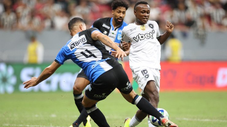Capital vence, mas Botafogo segue às oitavas da Copa do Brasil