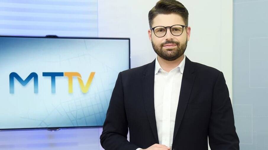 Gustavo Nolasco apresenta os telejornais da TV Centro América