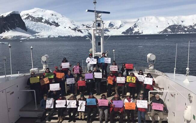 Protesto em Antártida. Mulheres foram às ruas em todo o mundo em protesto contra o novo presidente americano