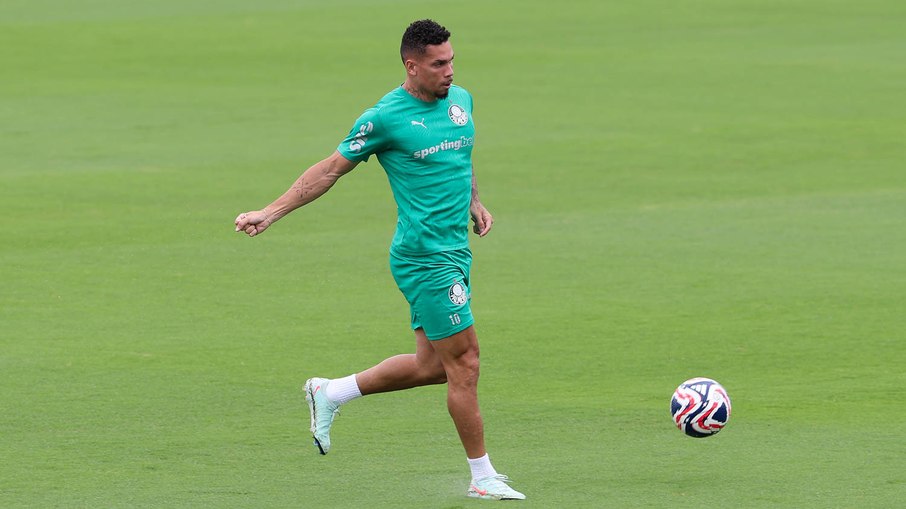 Com Paulinho de volta, Palmeiras retoma preparação no Mundial Com Paulinho de volta, Palmeiras retoma preparação no Mundial