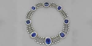 Colar usado por bisneta de Dom Pedro II foi roubado no Louvre