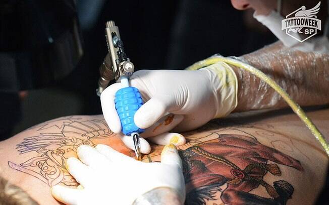 Tattoo Week, maior feira de arte na pele do mundo, começa nesta semana