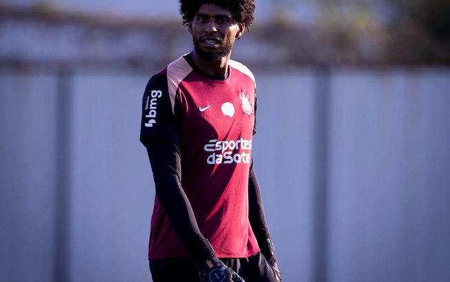 Corinthians monitora Hugo Souza e espera retorno contra o Santos 