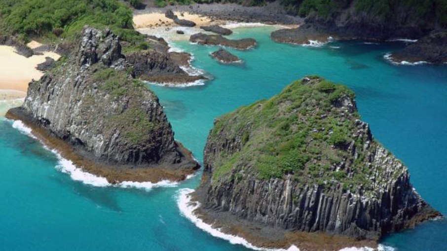 O arquipélago de Fernando de Noronha é o único local do Brasil que o fuso é duas horas a menos que Brasília.