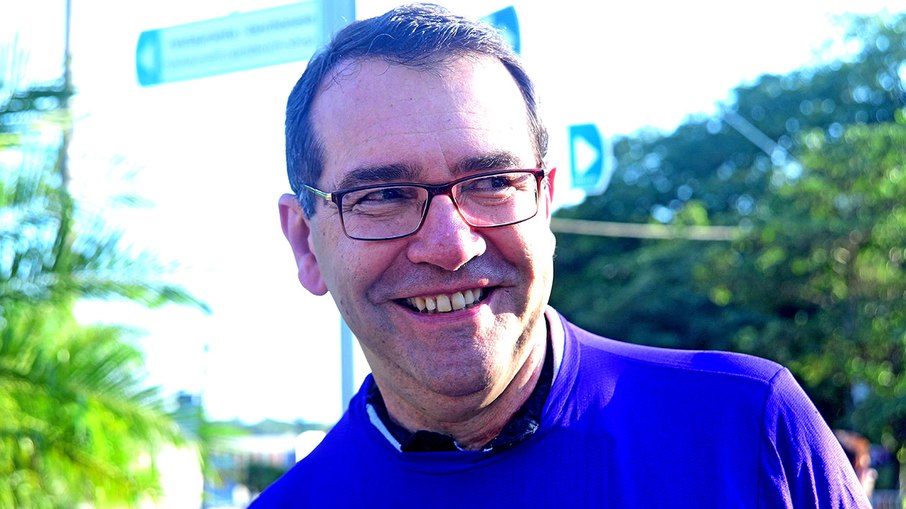 Álvaro Crósta, da Unicamp, lidera pesquisa sobre impacto em Titã, lua de Saturno. Álvaro Crósta, da Unicamp, lidera pesquisa sobre impacto em Titã, lua de Saturno.