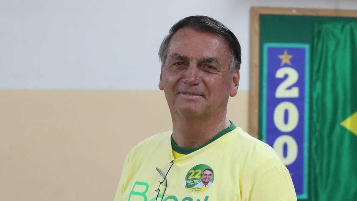 O presidente Jair Bolsonaro foi votar na Vila Militar na manhã desse Domingo de 2° turno
