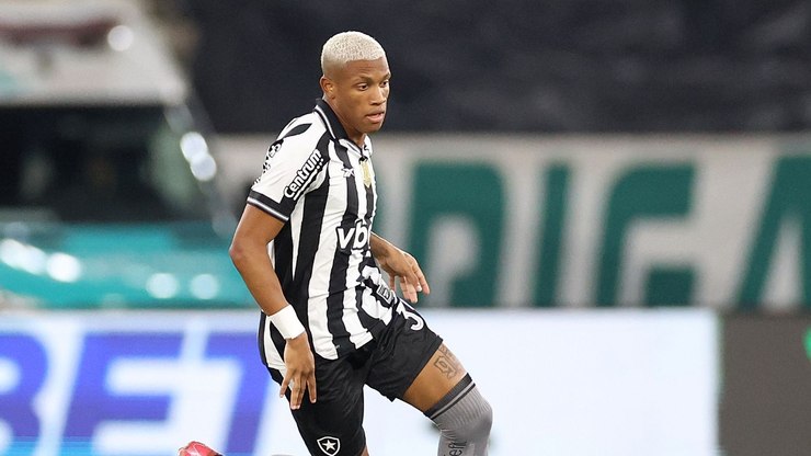 Saudade do ex? Palmeirenses lamentam Danilo no Botafogo