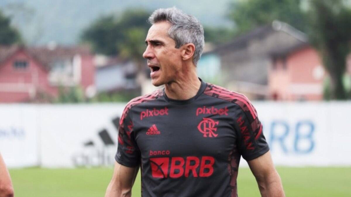 Técnico do Flamengo, Paulo Sousa faz apelo após invasão russa na Ucrânia: 'Queremos e merecemos amor e paz'