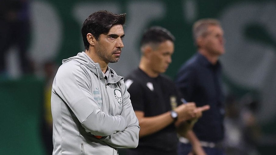 Abel Ferreira durante jogo do Palmeiras no Allianz Parque