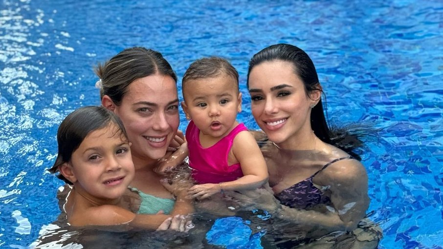 Bruna Biancardi com Carol Dantas, ex de Neymar