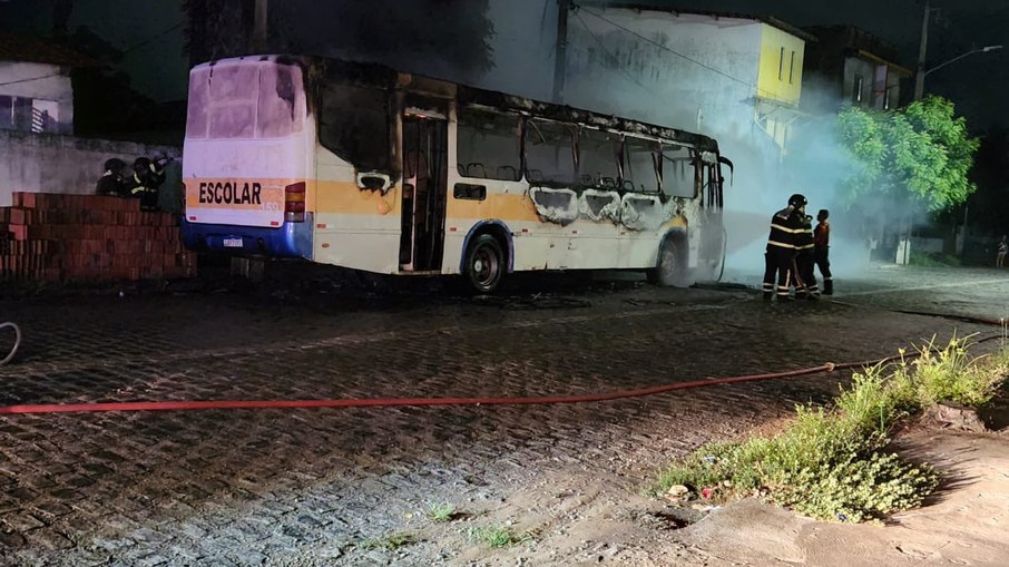 Ônibus queimado durante a onda de ataques no Rio Grande do Norte