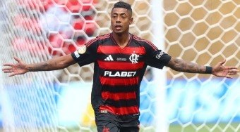 Luiz%20Roberto%20%22pega%20leve%22%20com%20Bruno%20Henrique%20e%20irrita%20web