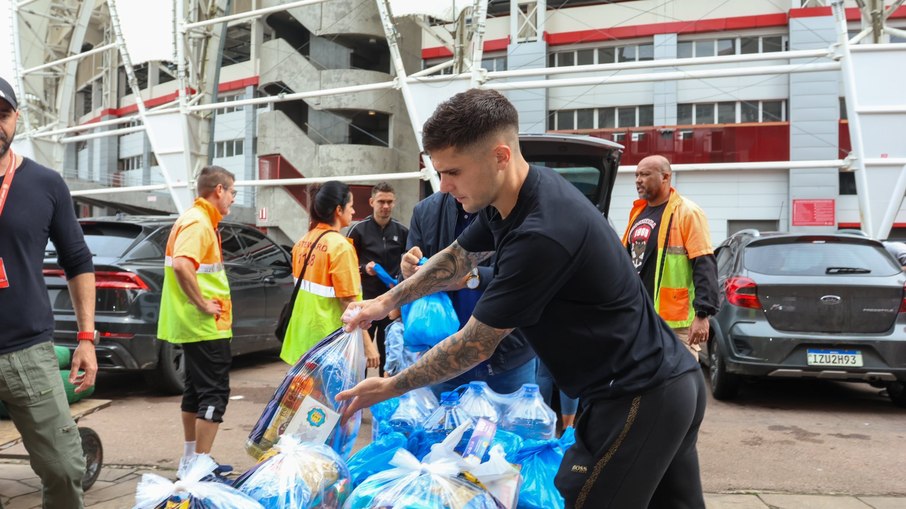 Jogadores de futebol do Rio Grande do Sul se mobilizam para realizar doações em solidariedade das vítimas afetadas pelas chuvas