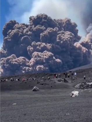 erupção do etna na itália