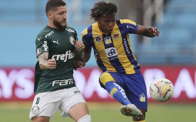 Palmeiras venceu o Delfin por 3x1 no Equador e saiu na frente da disputa por uma vaga nas quartas de final da Libertadores