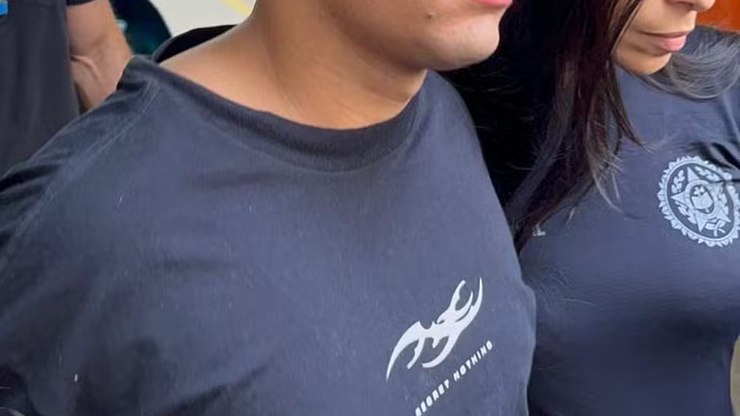 Frase na camisa de réu por estupro coletivo gera revolta na web