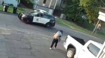Homem escapa ao carregar cadáver na frente da polícia
