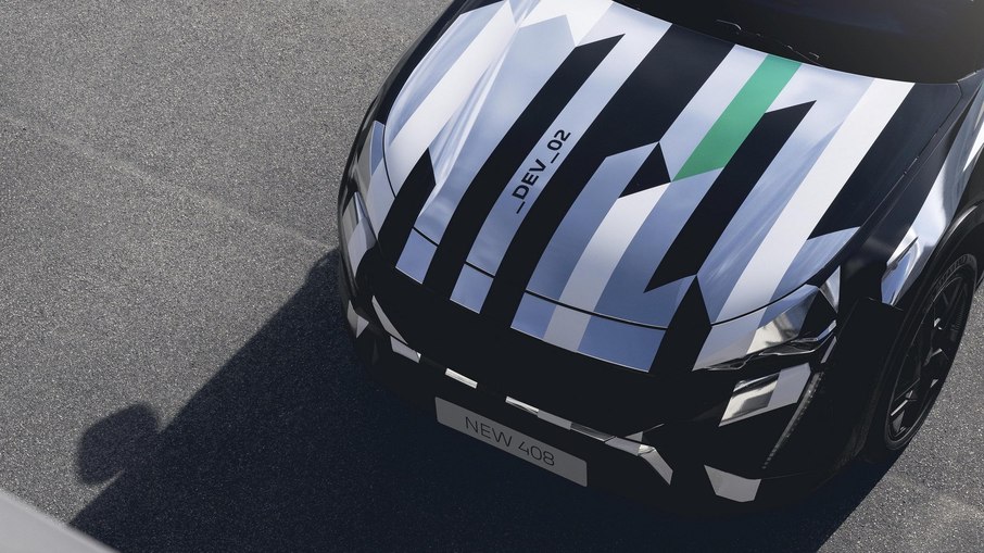 Peugeot revela mais imagens do SUV elétrico com ares de cupê antes do lançamento oficial