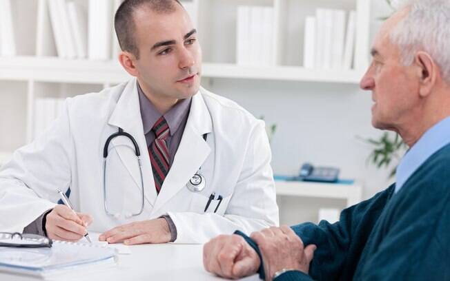 Realizar exames de rotina ajuda não só a diagnosticar o aneurisma de aorta abdominal como também outras doenças Realizar exames de rotina ajuda não só a diagnosticar o aneurisma de aorta abdominal como também outras doenças
