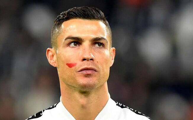 Cristiano Ronaldo entrou na ação contra violência doméstica, no jogo da Juventus desse fim de semana