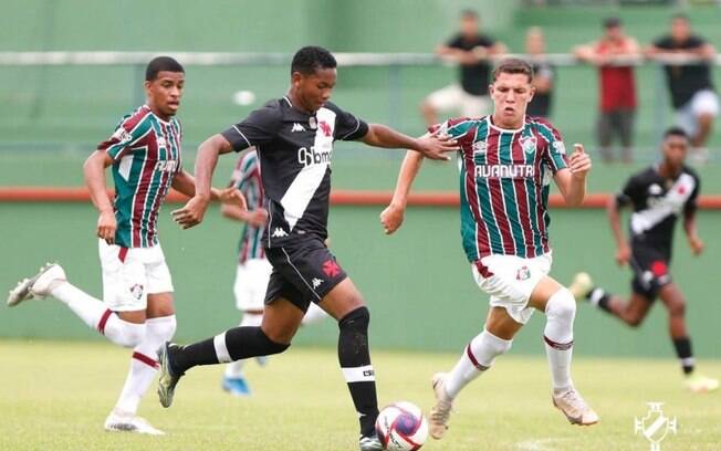 Fluminense sub-15 vence o Vasco e assume liderança da Copa Rio