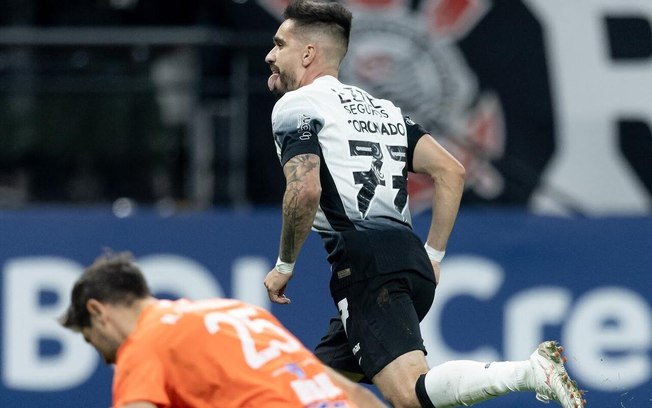 Coronado defende dupla com Rodrigo Garro no Corinthians
