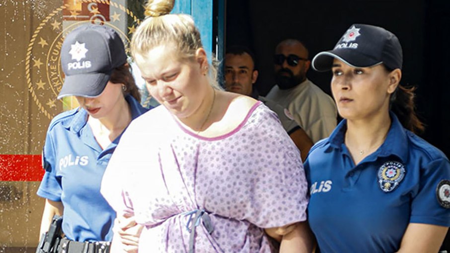 Yekaterina Burnashkina foi detida no Aeroporto de Antalya em 13 de outubro de 2024 Yekaterina Burnashkina foi detida no Aeroporto de Antalya em 13 de outubro de 2024