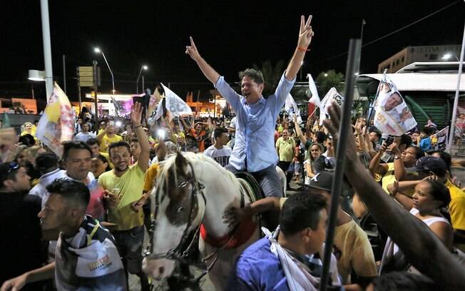 No Ceará, Cid Gomes (PDT), ficou em primeiro lugar na disputa pelo Senado com 41,62% dos votos; o irmão de Ciro Gomes ficou à frente de Eduardo Girão (PROS), que teve 17,09%