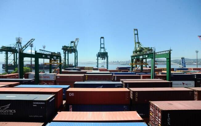 Balança comercial registrou aumento de 14,9% sobre as exportações em julho; importações cresceram 6,1%