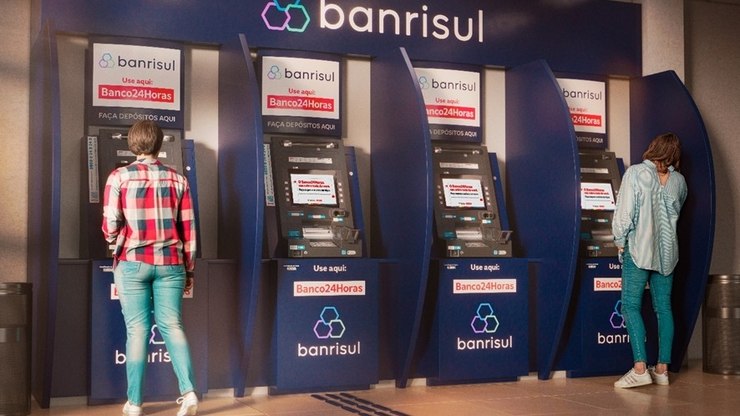 Banco24Horas e Banrisul celebram 1 mi de transações no RS
