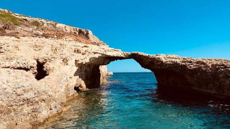 Elefantes se Beijando: Ilha atrai milhares de turistas de Malta