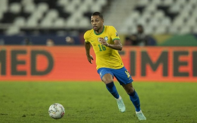 Seleção Brasileira perde lateral por lesão e novo nome é convocado pelo técnico Tite