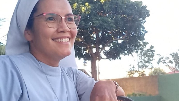 Fé, disciplina e raquete: a rotina esportiva de uma freira